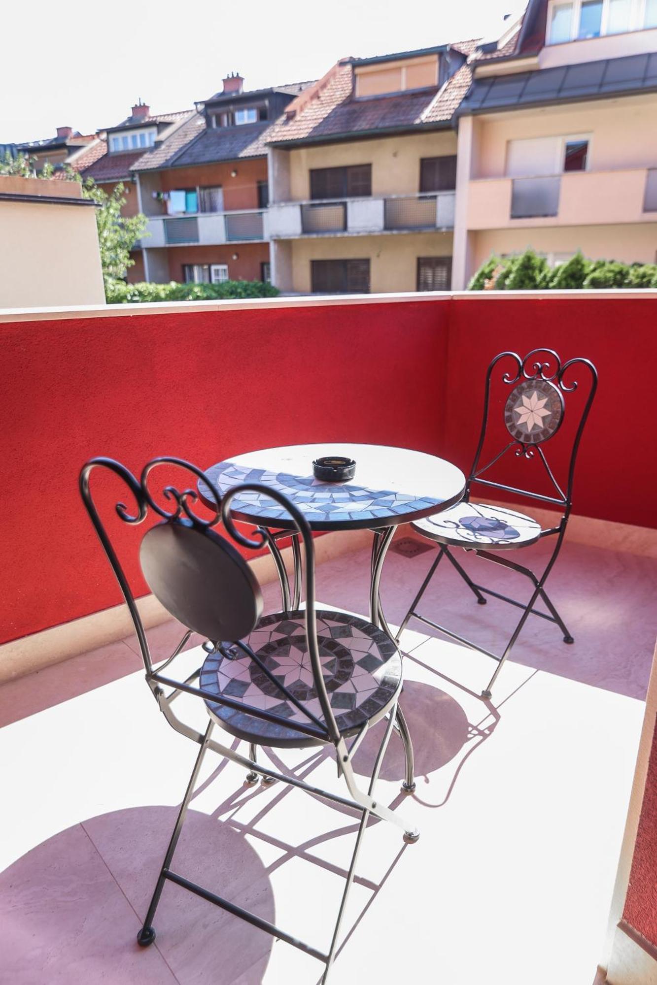 Apart Hotel Asteria 류블랴나 외부 사진